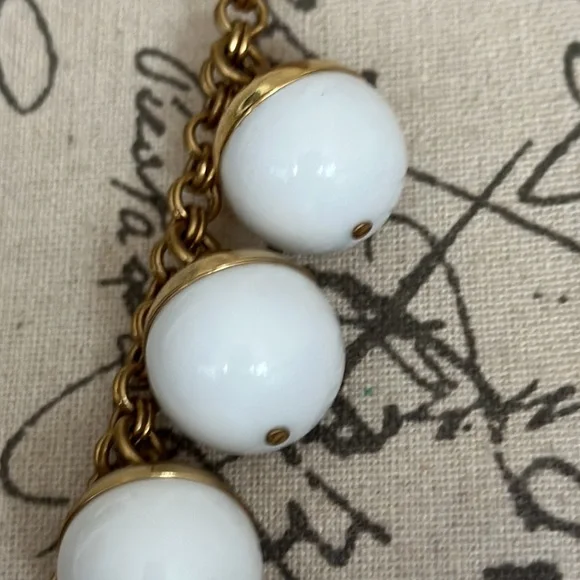 Jcrew white balls and gold tone charm 26” with 4” extension stunning necklace - Picture 4 of 13